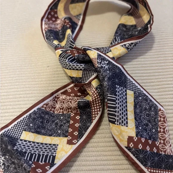 Multi-Styling Printed Fabric Strap - Picture 2 of 8